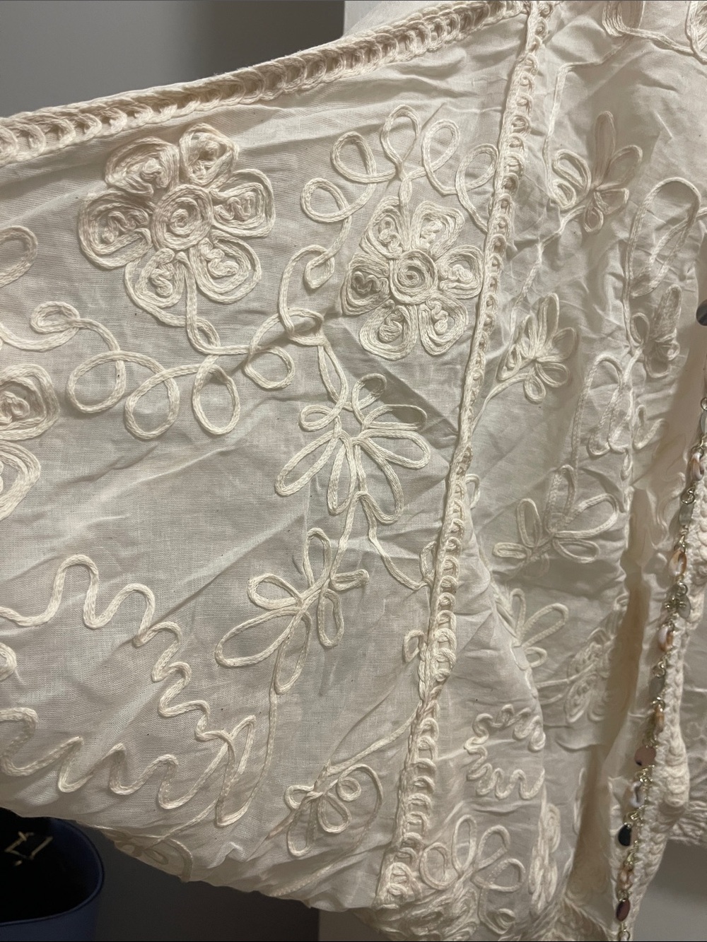 POL OS Batwing Embroidered Conch Shell Cardigan - Picture 5 of 8